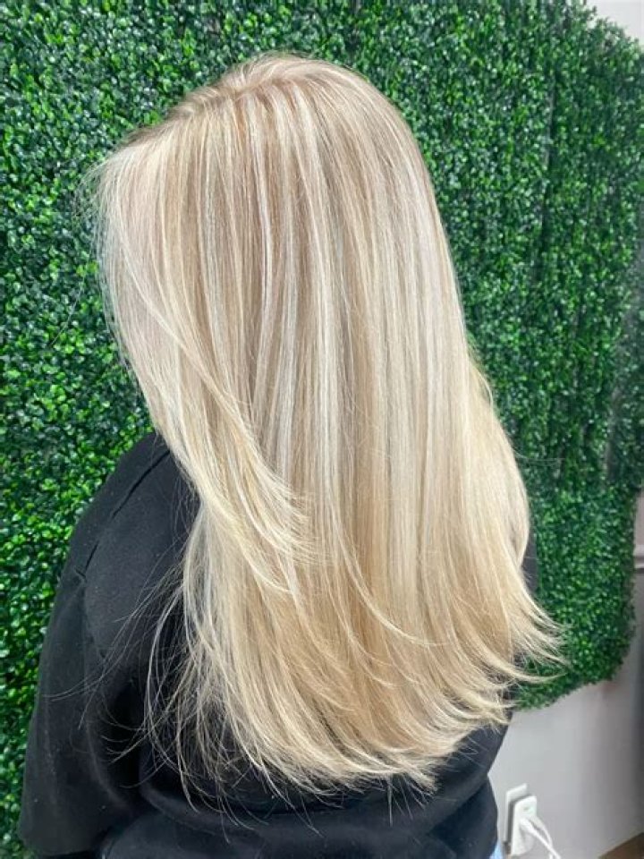 Can you dye already blonde hair?