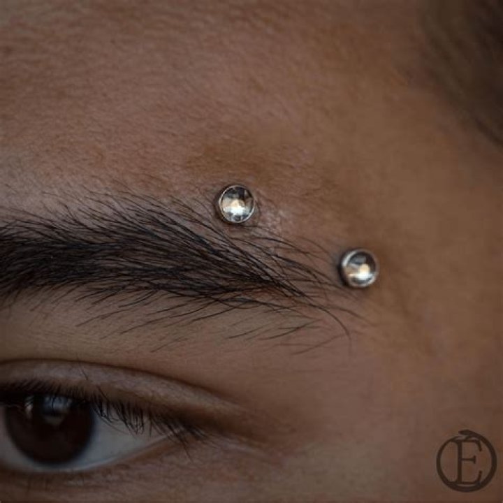 Can you wax eyebrows with eyebrow piercing?