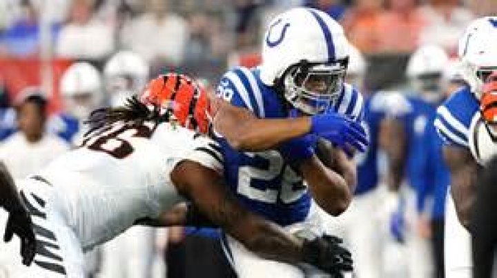 Do football players do boxing?