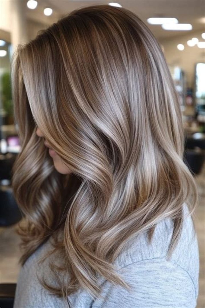 Does dirty blonde hair look good highlights?