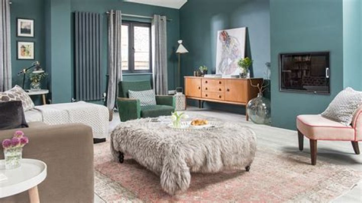 Does Teal go with GREY bedroom?