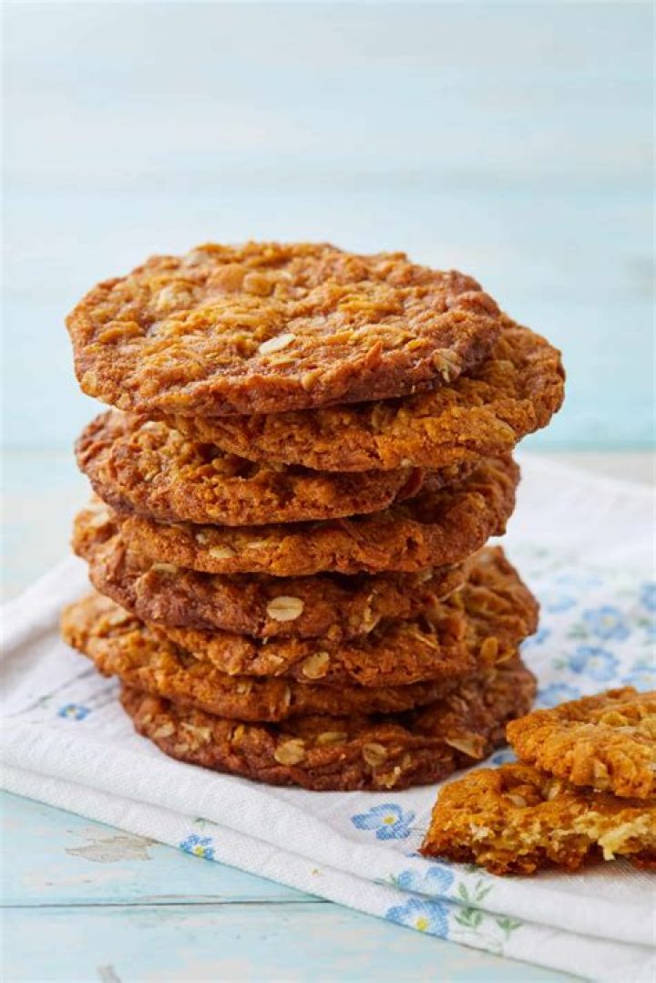 How are Anzac biscuits made?