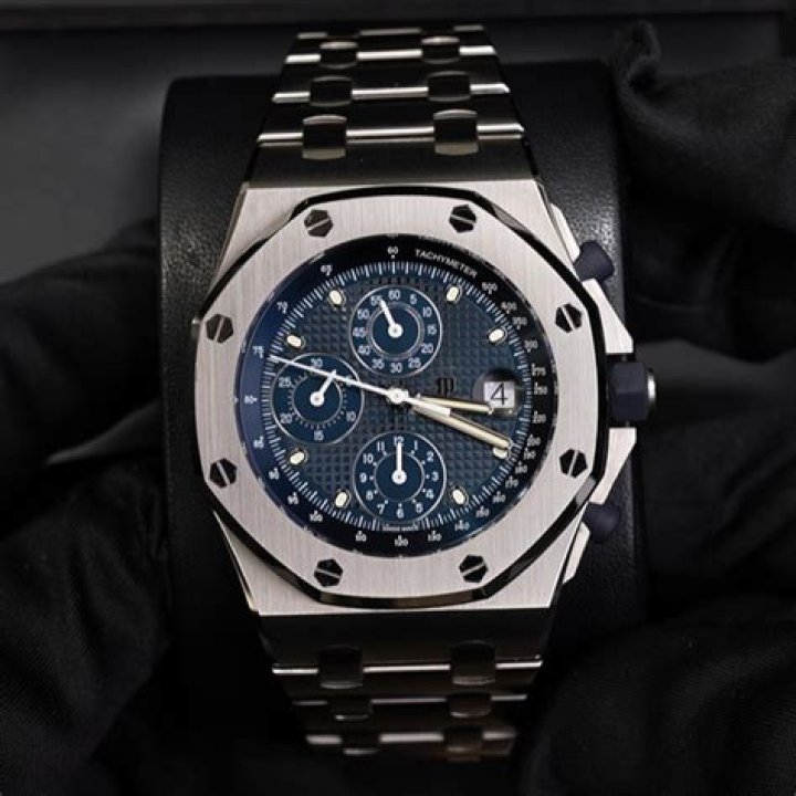 How can you tell a fake Audemars Piguet Royal Oak Offshore?