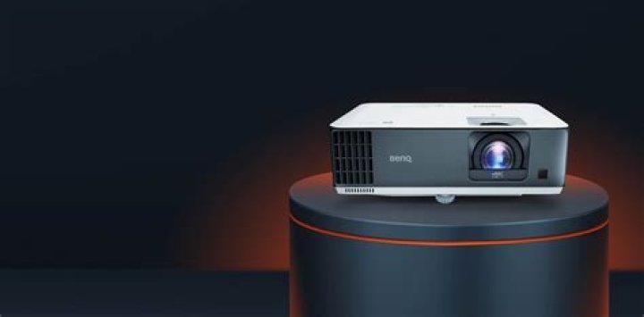 How do I get my computer to display on a projector?