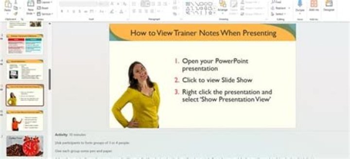 How do I view notes in PowerPoint 2013 while presenting?