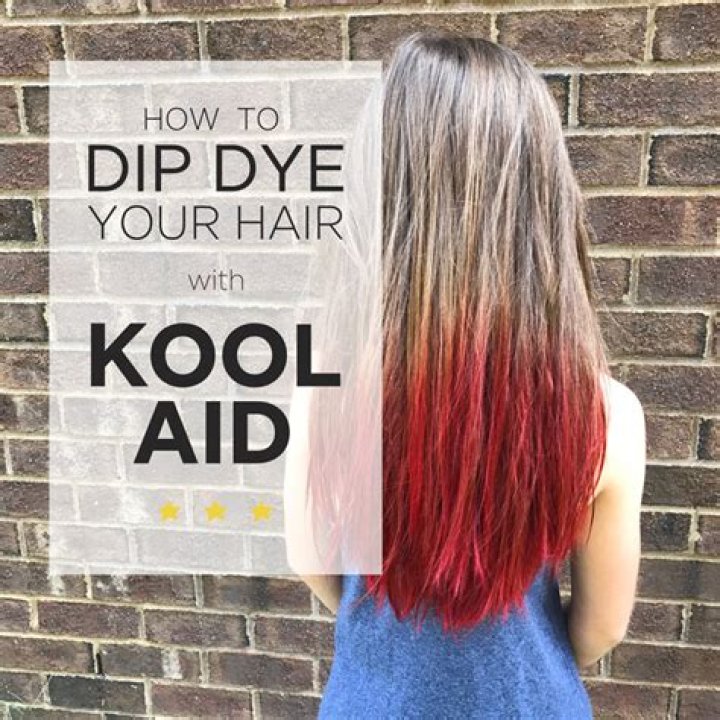 How do you dye your hair with food coloring and conditioner?