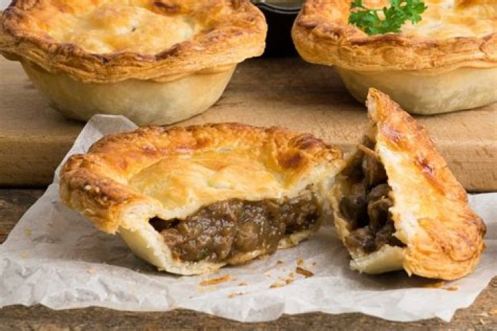 How do you make a beef pie?