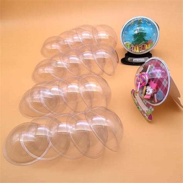 How do you make a plastic dome?