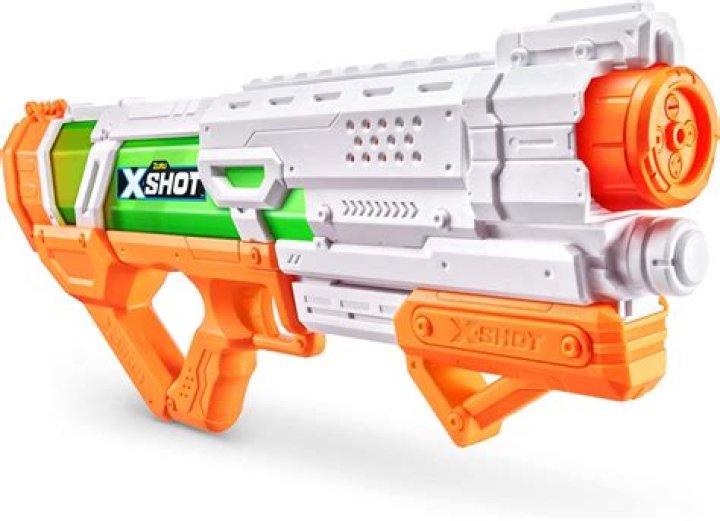 How do you use a pump water gun?