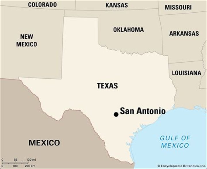 How far is San Antonio Texas from Mexico