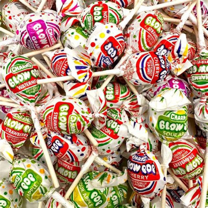 How many Blow Pops in a pound?
