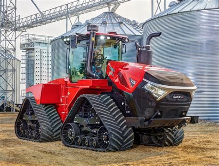 How many Case IH dealers are in the US?
