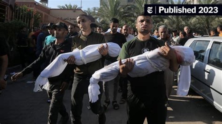 How many died in the Highland clearances?