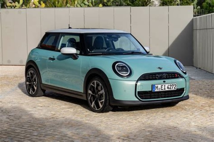 How much did a Mini Cooper cost in 2016?