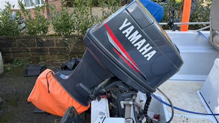 How much does a 150 Yamaha 2 stroke weight?
