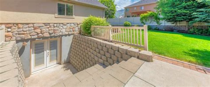 How much does it cost to build a walkout basement foundation