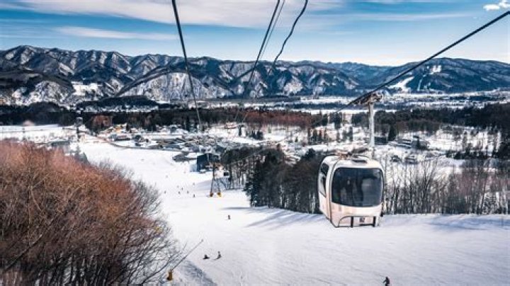 Is Hakuba better than Niseko?