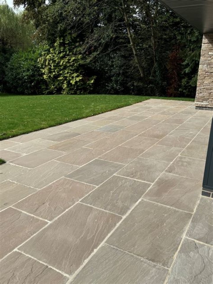 Is sandstone good for paving?