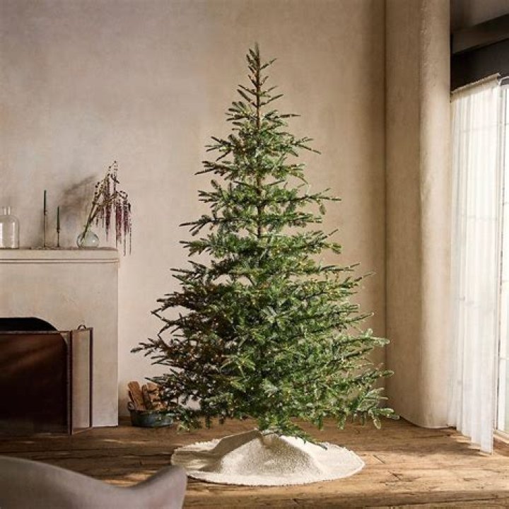 Is there lead in fake Christmas trees?