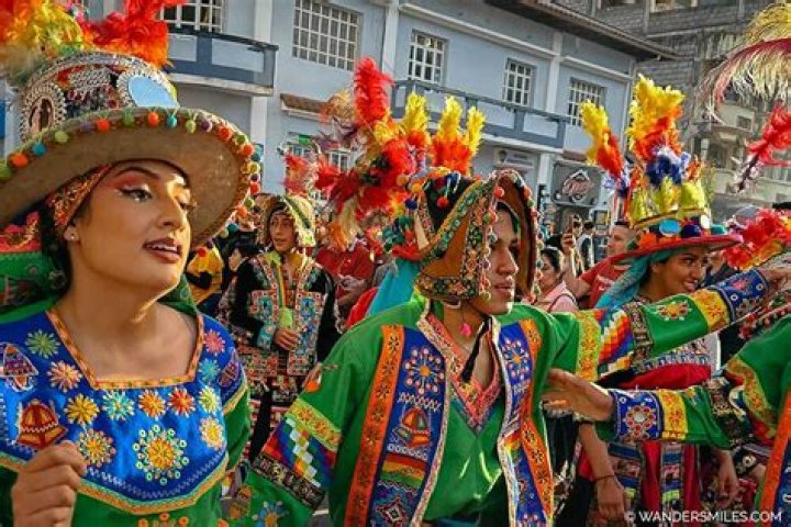 What are some holidays and traditions in Ecuador?