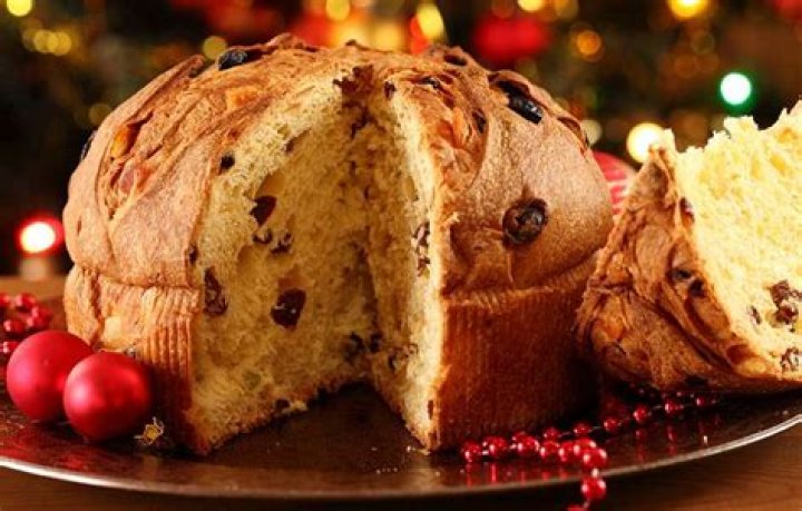 What desserts does Italy eat on Christmas?
