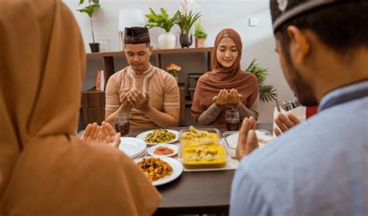 What do Muslims feed their guests?