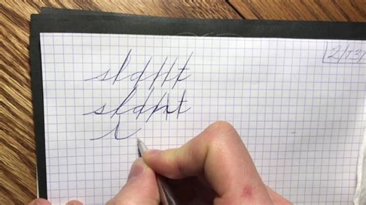 What does it mean when your handwriting slants to the left?