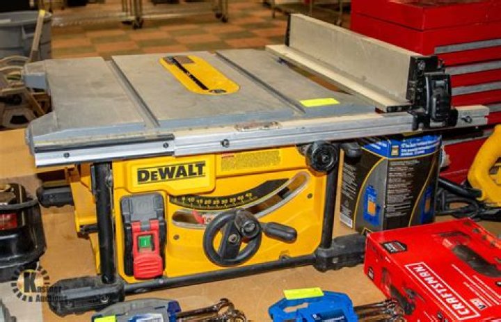What is the difference between DeWalt table saws