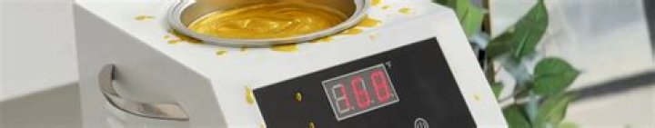 What temperature should wax be for waxing?