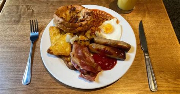 What time does breakfast finish at Toby Carvery?