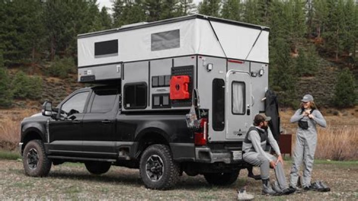 What vehicle can tow a pop-up camper?