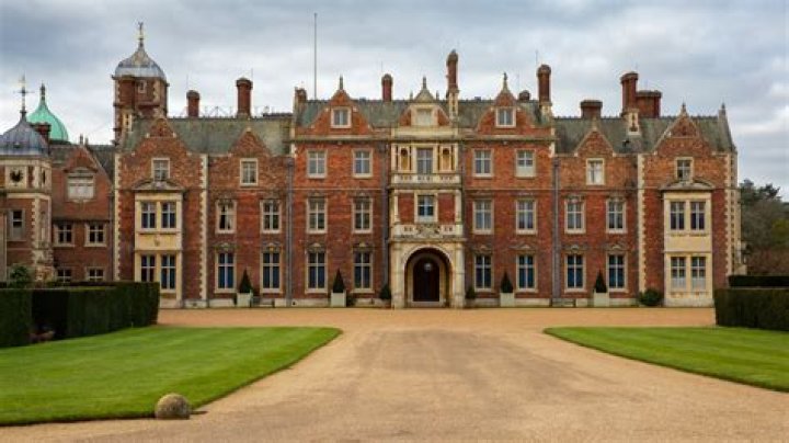 Who lives in Sandringham House