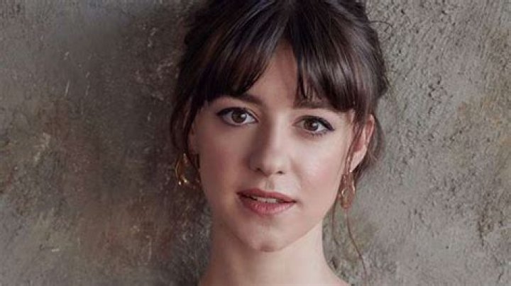 Who plays Carole King in beautiful now?