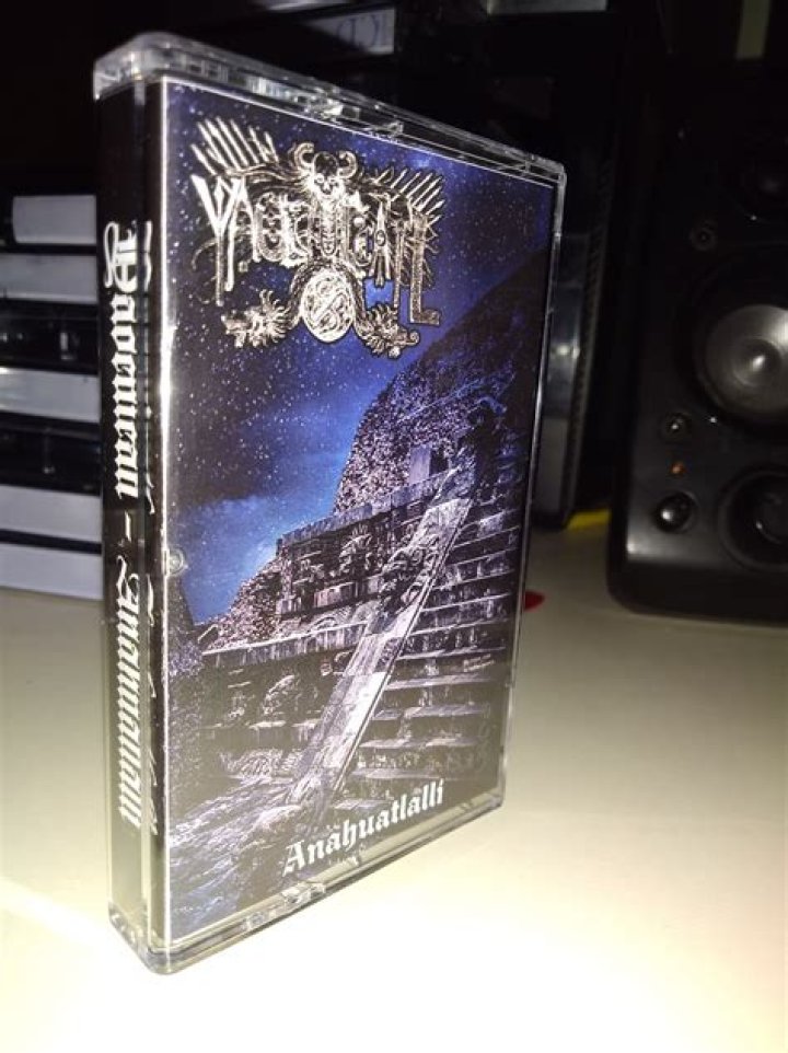 Who runs Encyclopaedia Metallum?